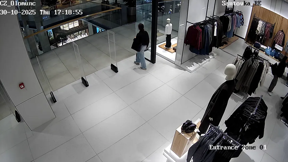 V Olomouci někdo ukradl dámské oblečení za 11,5 tisíce korun. Policie pátrá po neznámé ženě