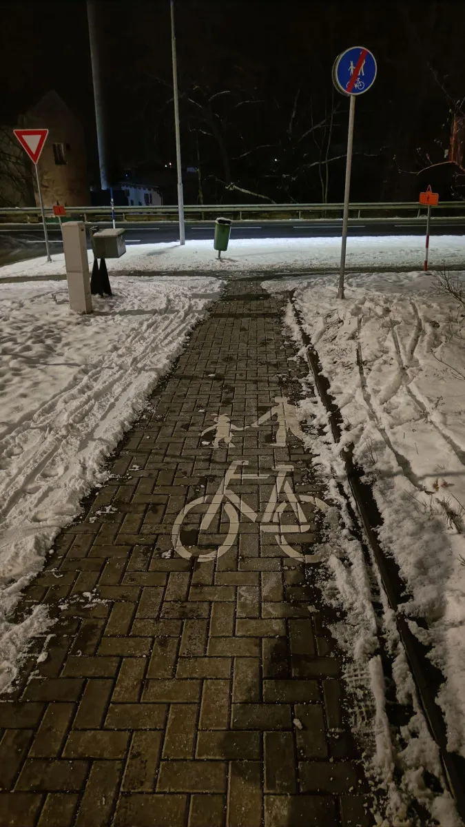 uklizená cyklostezka
