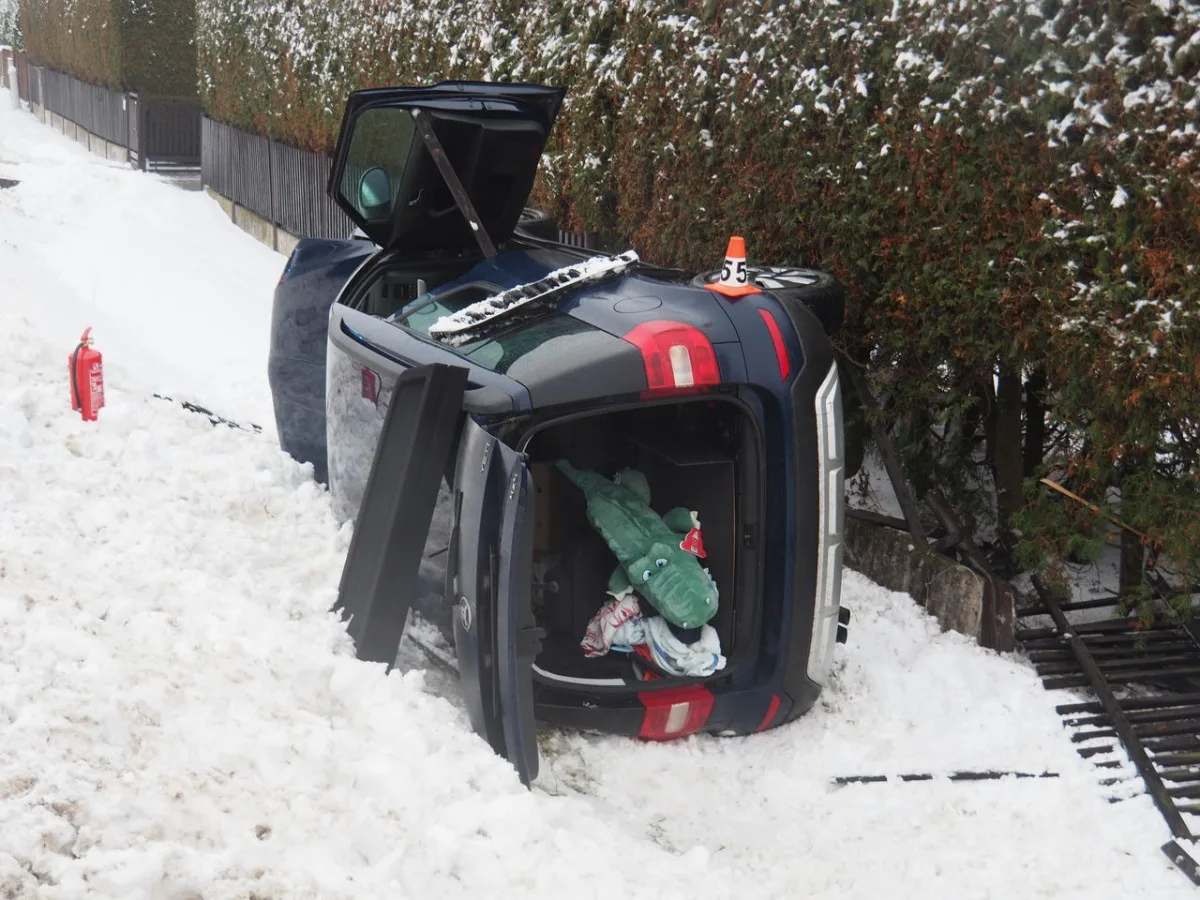 Lidé z Olomouce a okolí padali na ledu. Záchranáři vyjížděli ke čtrnácti zraněným
