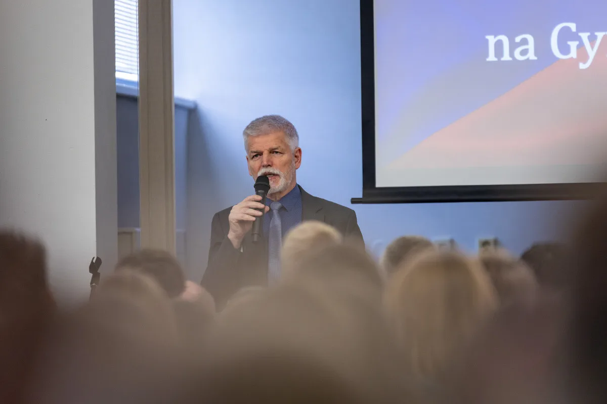 FOTO, VIDEO: Prezident ohromil studenty gymnázia v Olomouci. Loučili se ovací ve stoje