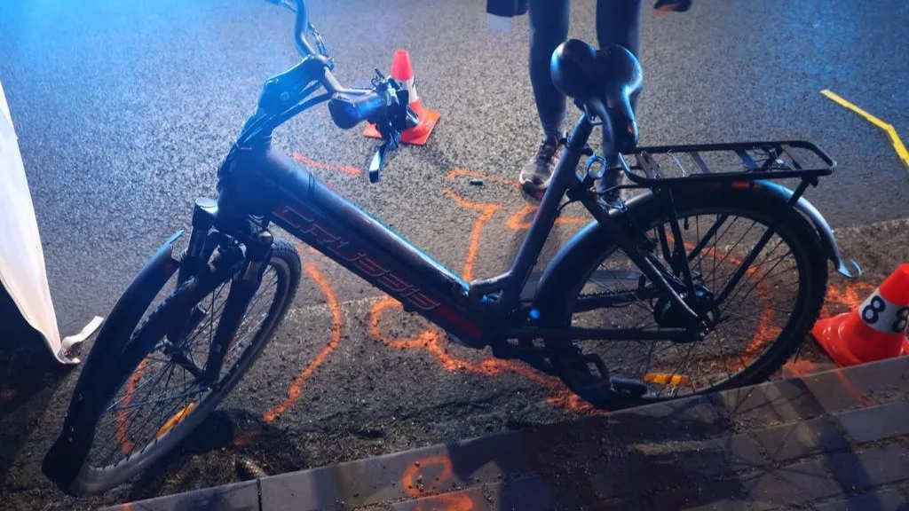 Seniorka na elektrokole nedala v České Vsi přednost a srazilo ji auto. Zraněním podlehla