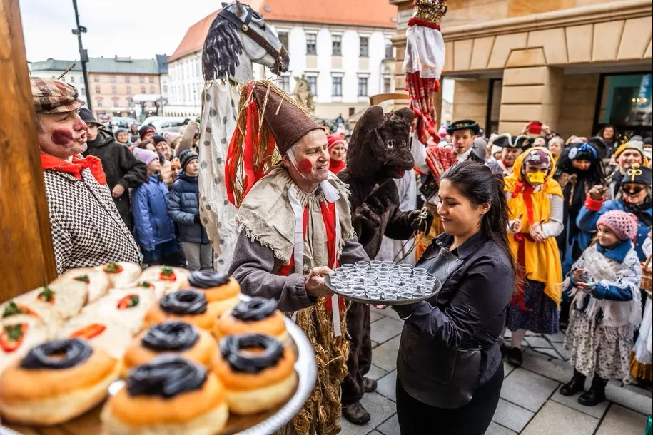 TIP NA VÍKEND: Olomoucký masopust nabídne zabijačkové speciality, jarmark a zábavu