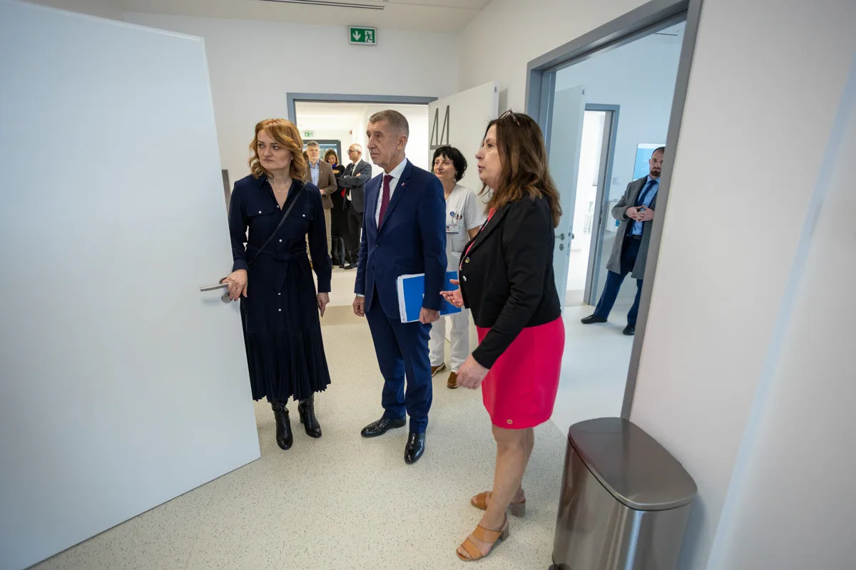 Nová onkologie FN Olomouc brzy otevře. Navštívil ji i premiér Babiš