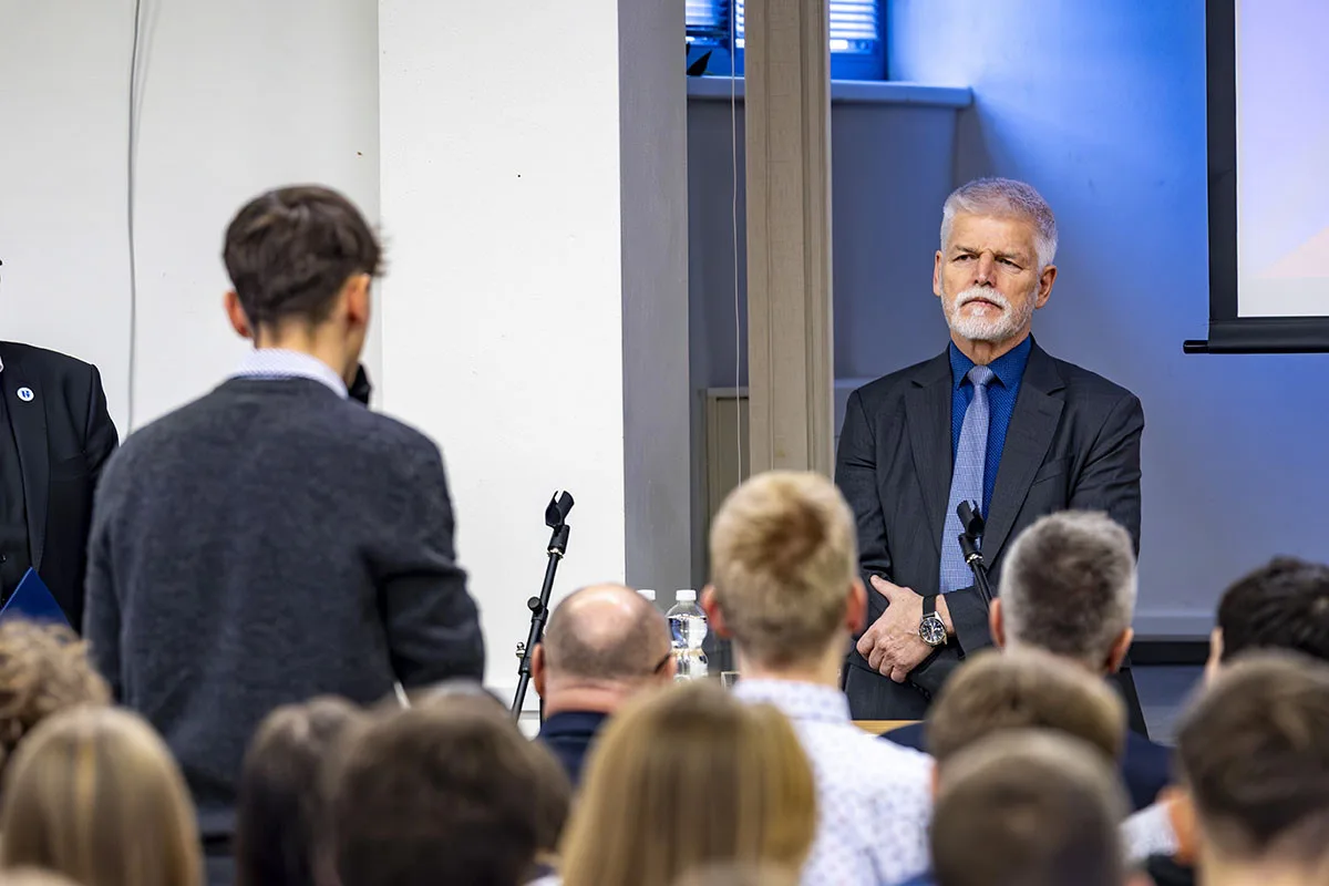 Prezident Petr Pavel na besedě se studenty v Olomouci