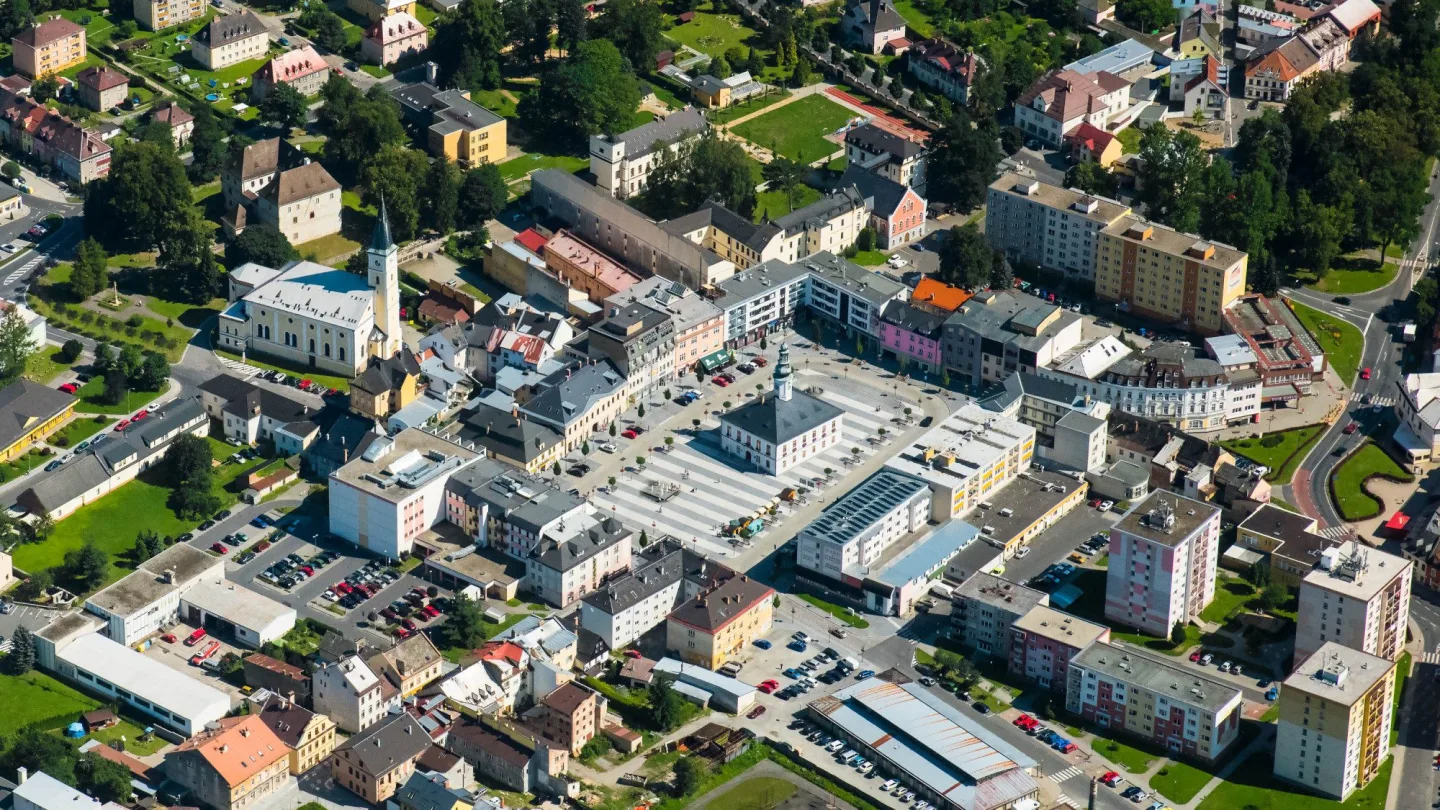 FOTOGALERIE: Jesenicko z ptačí perspektivy, nová kniha přináší letecké snímky. Podívejte se