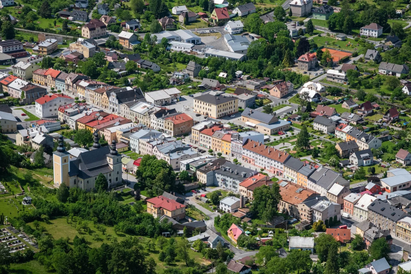 FOTOGALERIE: Jesenicko z ptačí perspektivy, nová kniha přináší letecké snímky. Podívejte se