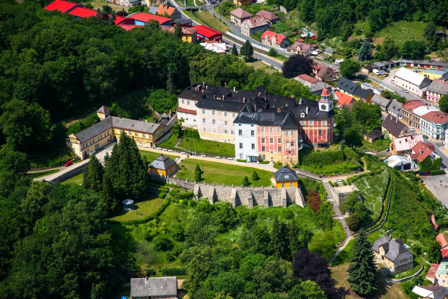 FOTOGALERIE: Jesenicko z ptačí perspektivy, nová kniha přináší letecké snímky. Podívejte se