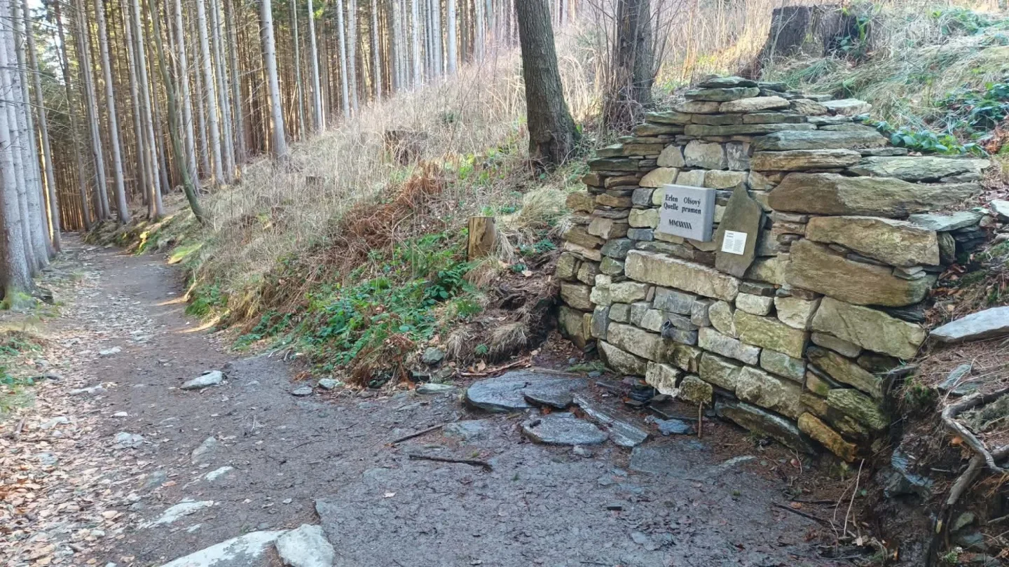 TIP NA VÝLET: Úchvatné vyhlídky nad Jeseníkem. Čertovy kameny, rozhledna Zlatý chlum a Křížový vrch