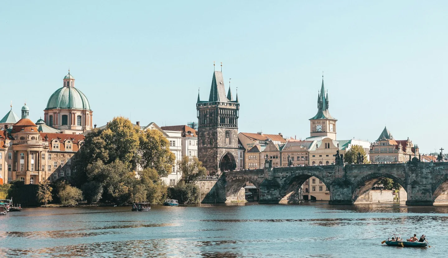Kybernetická Praha: Proč je Česko technologickou velmocí v převleku za historický skanzen