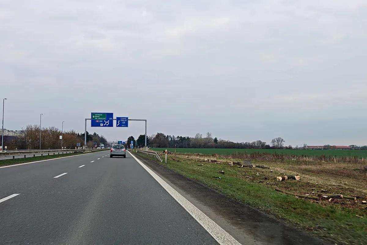 U Pražské ulice na okraji Olomouce se už chystá území pro stavbu nové křižovatky