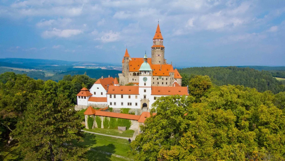 PŘEHLED: Kam vyrazit na výlet? Hrady a zámky v Olomouckém kraji zahajují sezónu