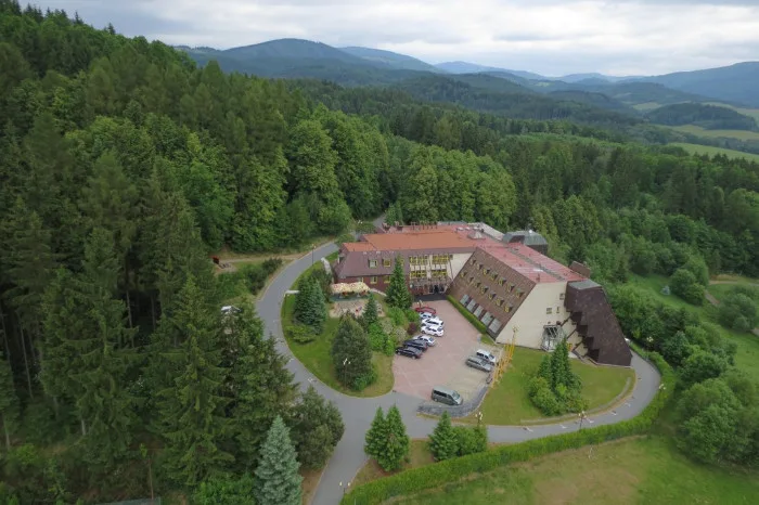 Ikonický hotel ve Velkých Losinách čeká velká rekonstrukce. Investice je 140 milionů