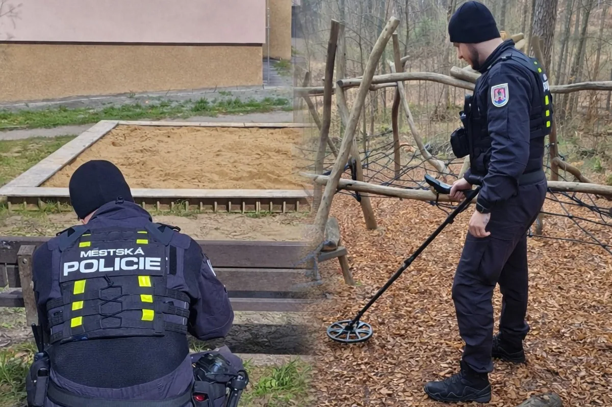 Strážníci v Šumperku propátrávají dětská hřiště s detektorem, místní kontroly chválí