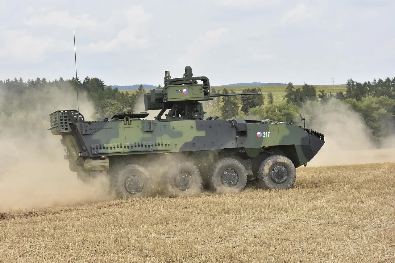 Česká veřejnost odmítá snižování obranných výdajů, klíčem je členství v NATO