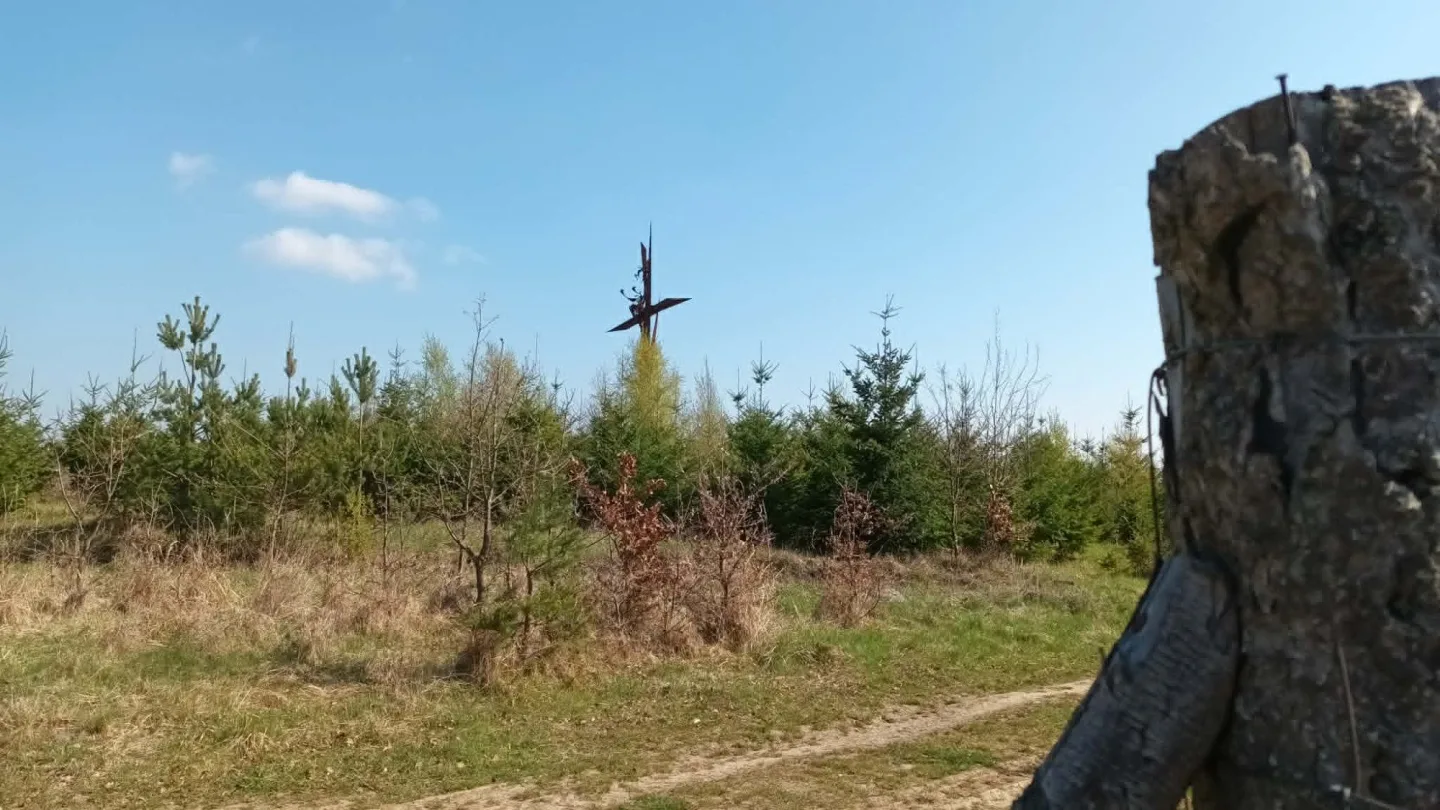 TIP NA VÝLET: Nová turistická stezka u Běleckého mlýna překvapí. Nabízí monumentální sochy i rozhlednu