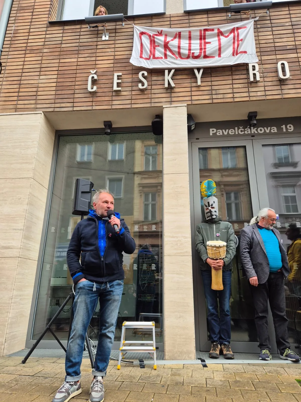 Stovky lidí dnes v Olomouci protestovaly proti rušení koncesionářských poplatků a za svobodnou kulturu