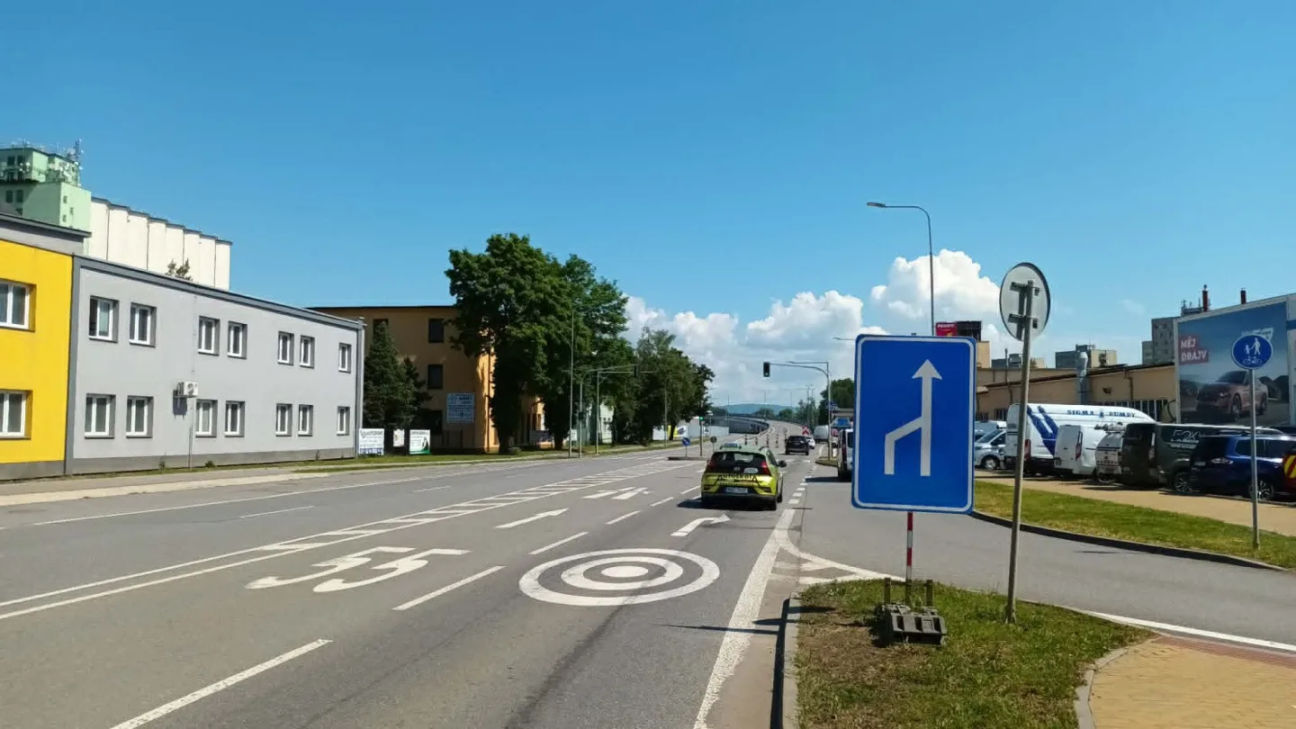 Výpadovka z Přerova se otevřela, ale jen na týden. Město ani řidiči postup prací nechápou