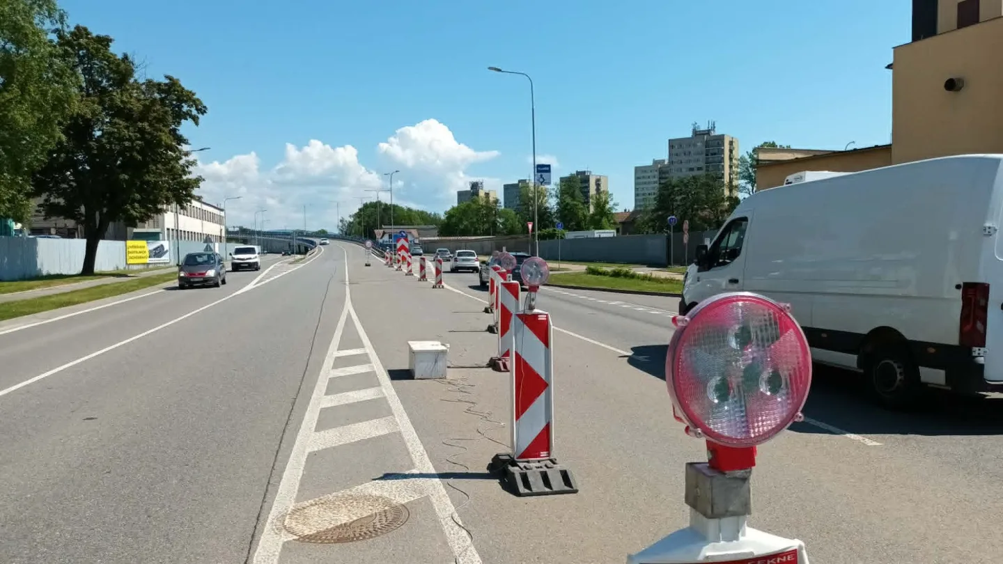 Výpadovka z Přerova se otevřela, ale jen na týden. Město ani řidiči postup prací nechápou