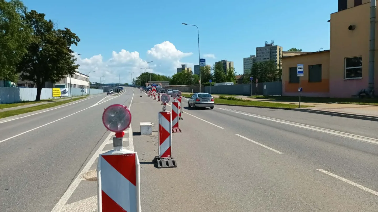 Výpadovka z Přerova se otevřela, ale jen na týden. Město ani řidiči postup prací nechápou