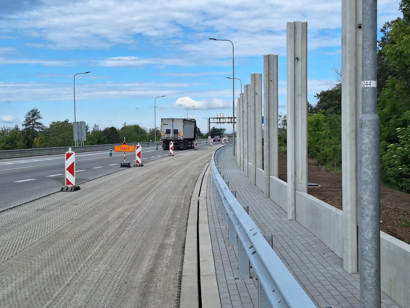 Výpadovka z Přerova se otevřela, ale jen na týden. Město ani řidiči postup prací nechápou