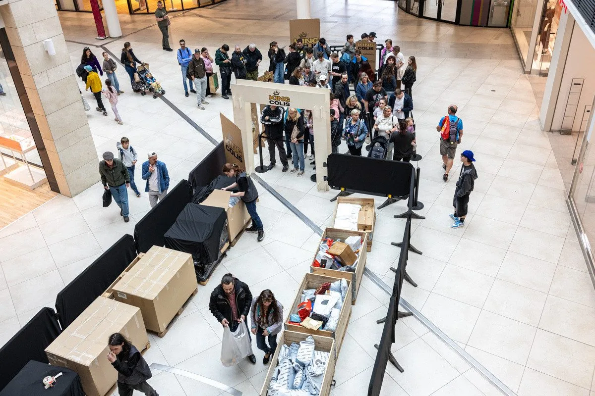 Prodej ztracených zásilek v nákupní galerii Šantovka v Olomouci
