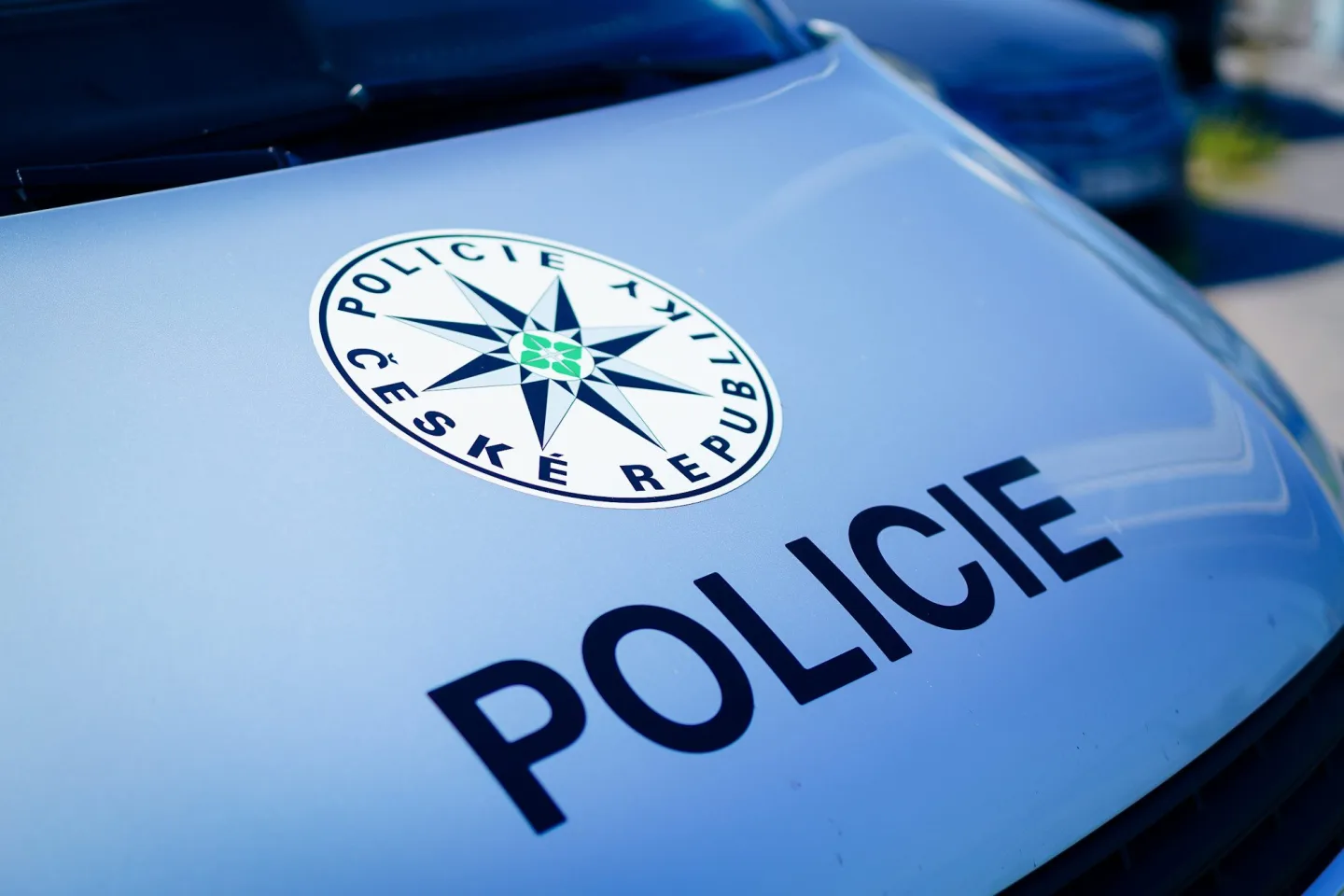 Policisté dnes odpoledne pátrali po seniorovi u Chomoutovského jezera. V minulosti se už ztratil