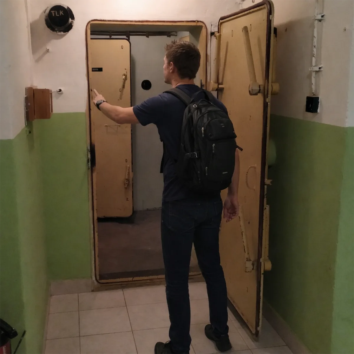 VIDEO: Tajný kryt pod zámečkem. V Šumperku se otevírá turistům podzemní velitelství železnic