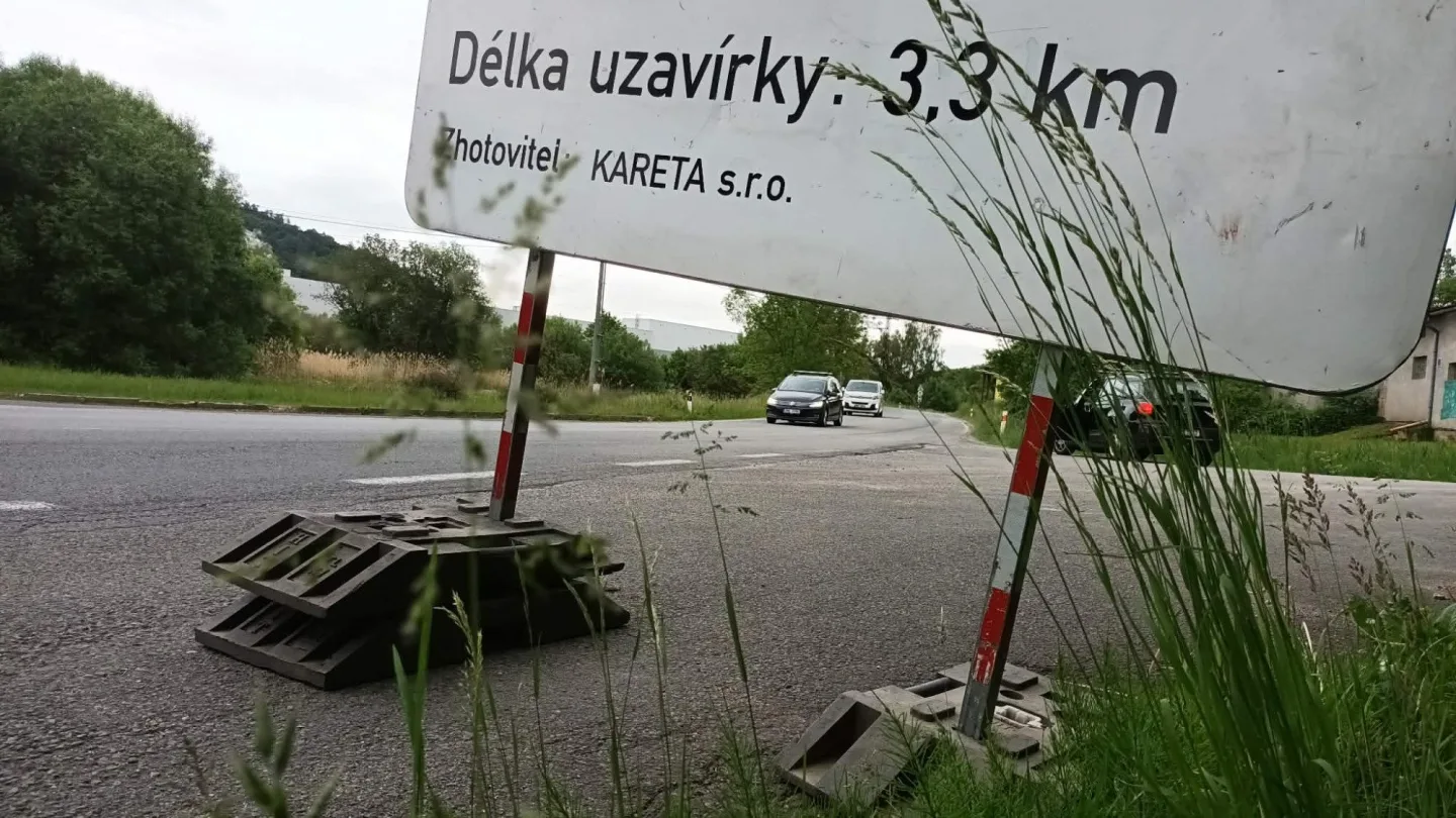 Cestování do Jeseníků a do Polska zkomplikuje oprava na Šumpersku. Silnice má trhliny