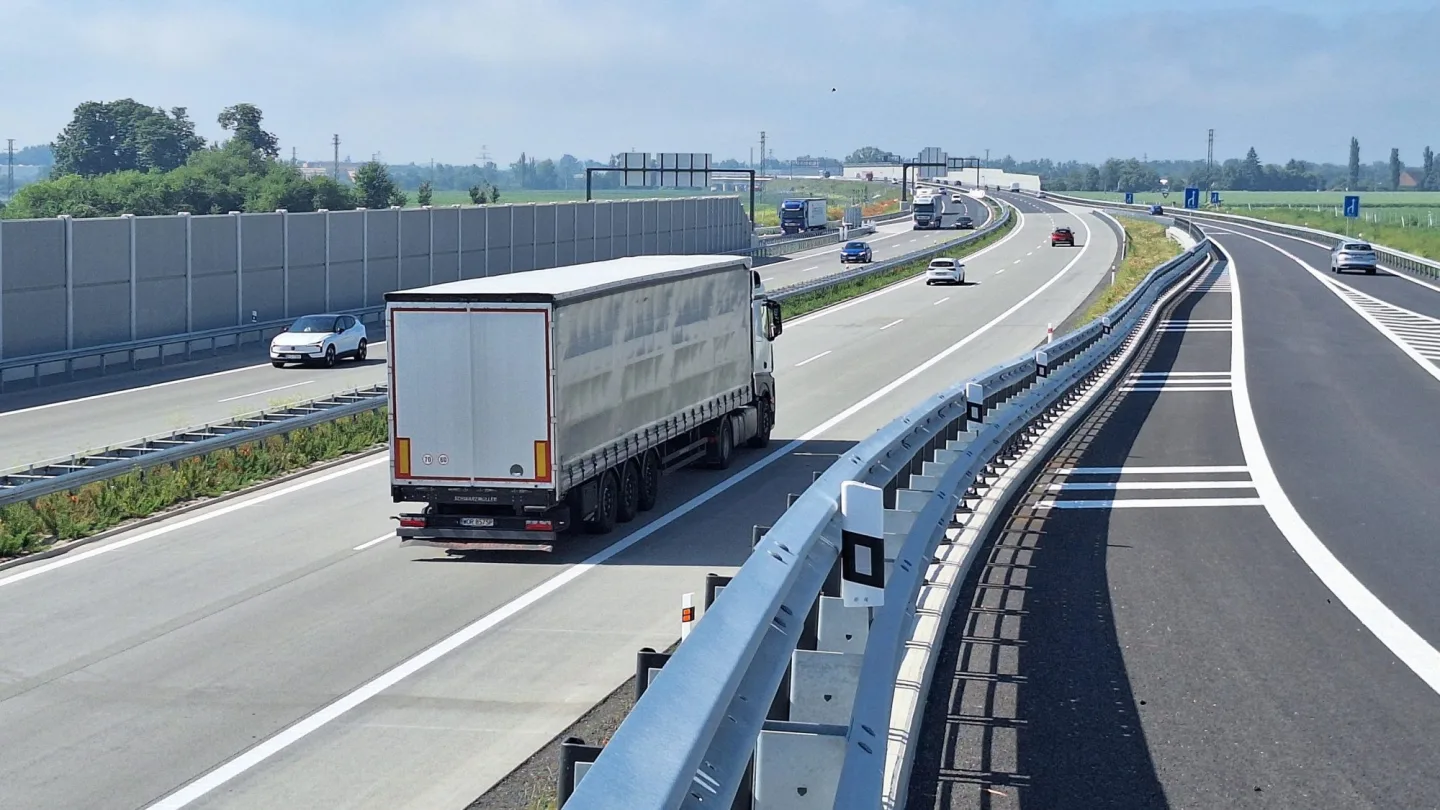 První závady na D1 u Přerova. Dálnici po půl roce čeká záruční oprava, omezí dopravu