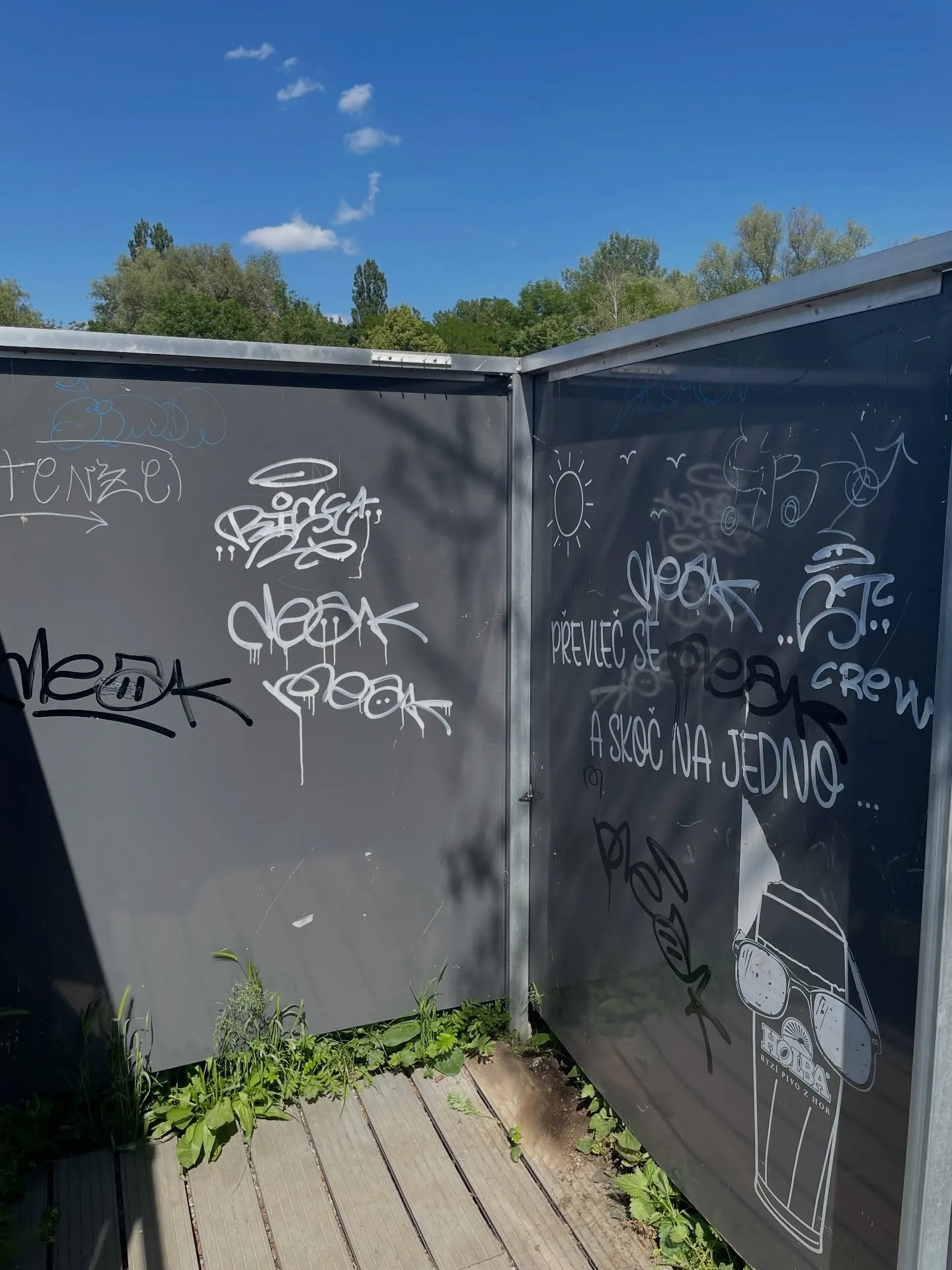 Poděbrady ničí vandalové. Provozovatelům areálu už docházejí síly, stopli nové projekty