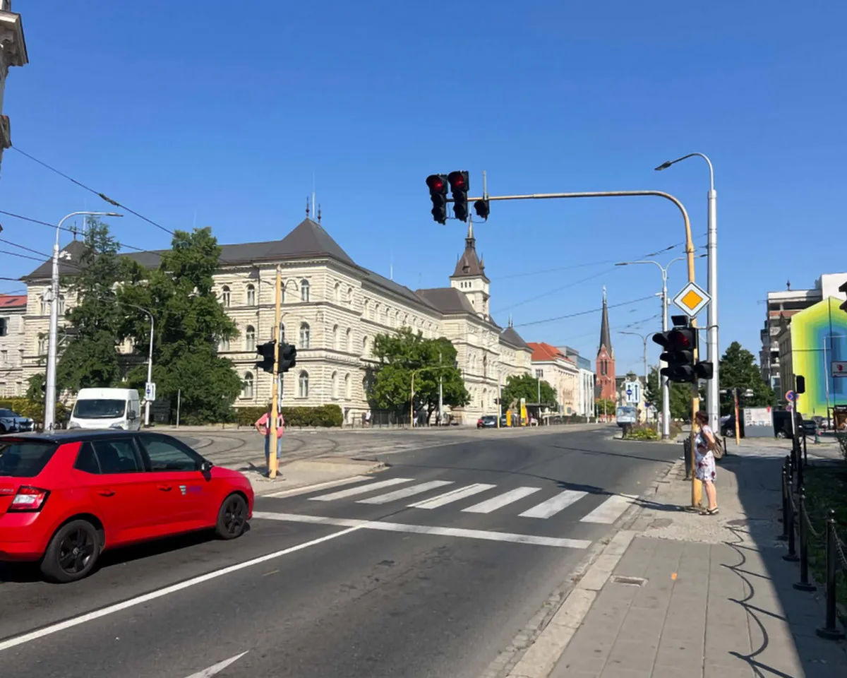 Křižovatka ulic Havlíčkova a třída Svobody v centru Olomouce - ilustrační foto