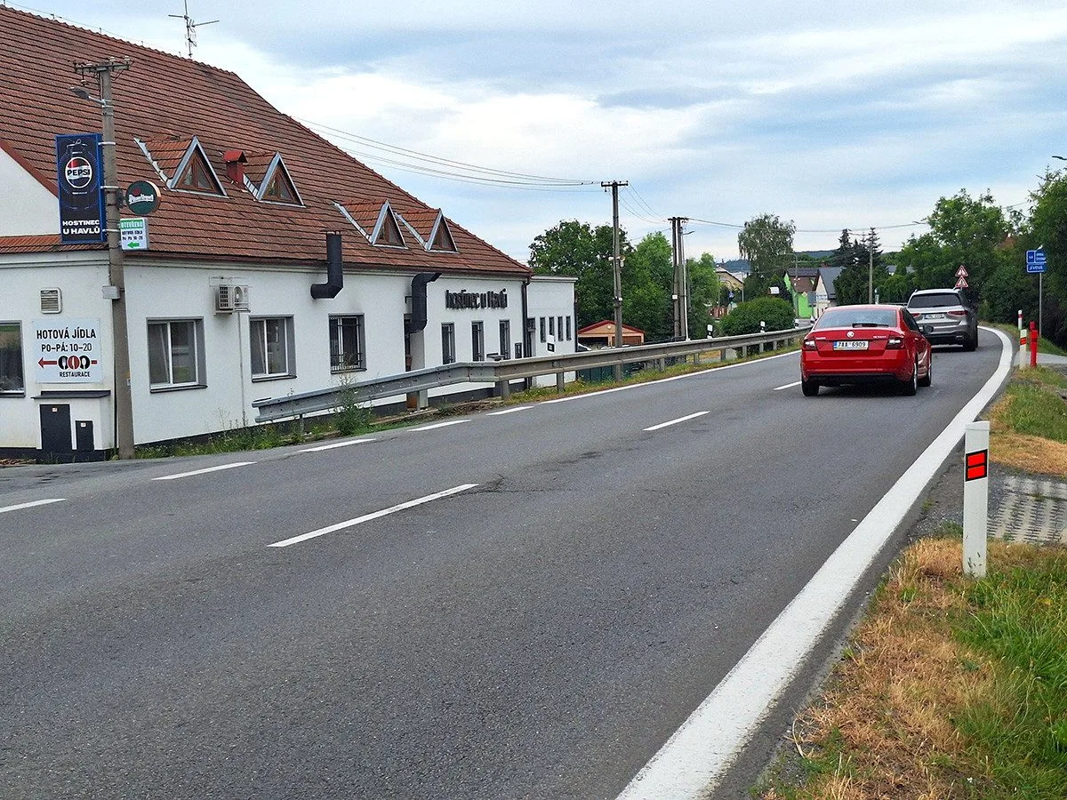 Tah mezi Olomoucí a Šternberkem zavře oprava. Úřad schválil speciální sestavu objížděk