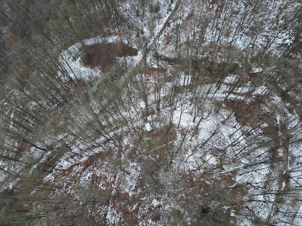 Záběr z dronu na zkoumanou lokalitu.