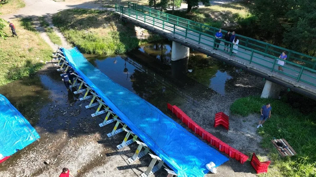 Místo pytlů s pískem speciální zábrany. Olomouc testovala taktiku proti povodním