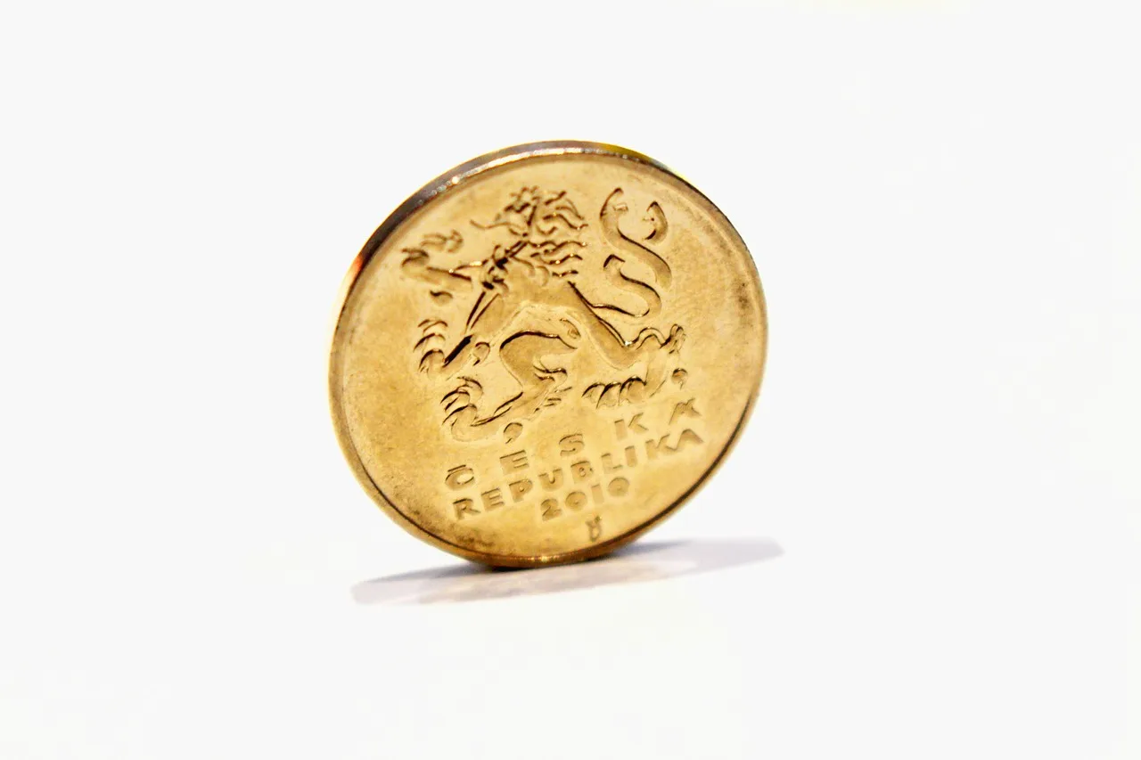 Průměrná mzda dosáhla 51 966 korun, reálně vzrostla o 4,3 %