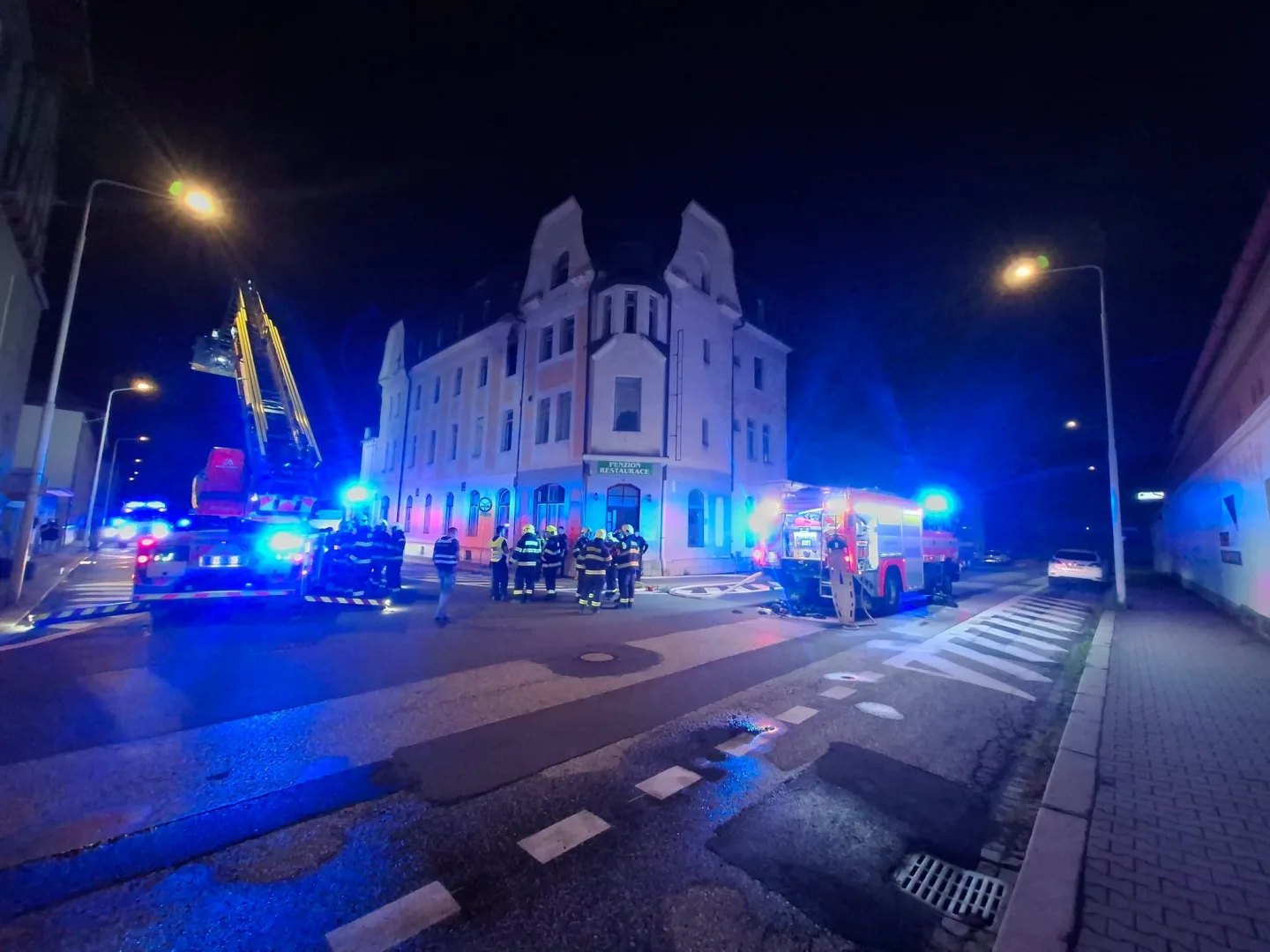 Policie požár ubytovny v Šumperku vyšetřuje pro podezření z obecného