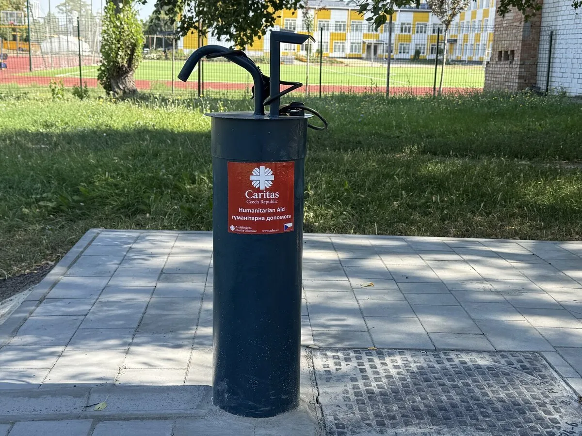 Voda pro tisíce lidí na Ukrajině. Arcidiecézní charita zajistila nové vrty i filtry