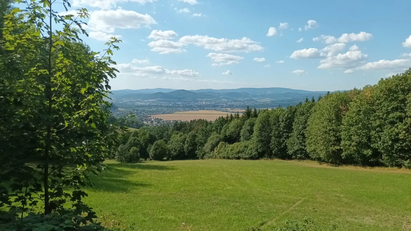 TIP NA VÝLET: Šplhání po skalách, lesy a výhledy. Výlet na Kamenný vrch u Šumperka