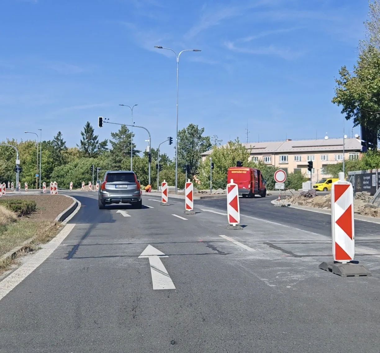 Konec kolon a hazardu na rušném tahu. Křižovatku v Olomouci pohlídají semafory