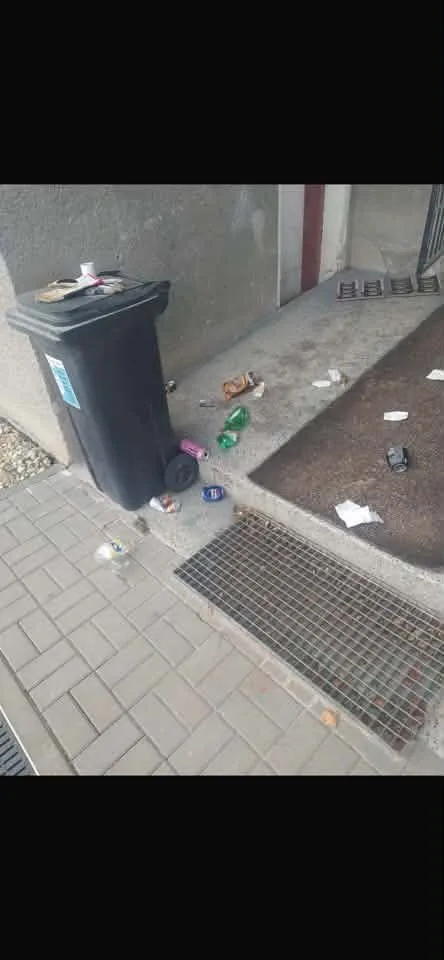 Poničené hřiště v Lošticích