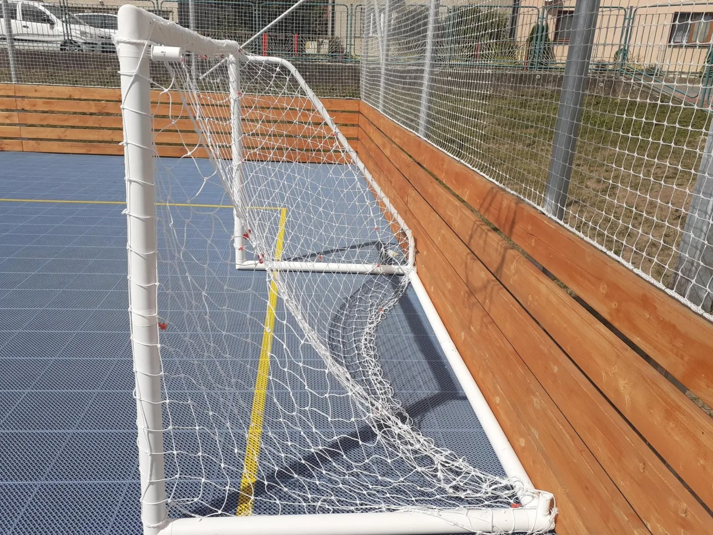 Poničené hřiště v Lošticích