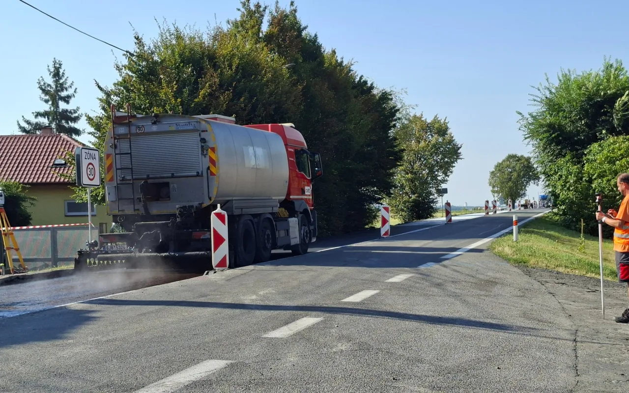 Pozor v Dolanech. Frekventovaný tah na Šternberk se od zítřka na dva dny uzavře