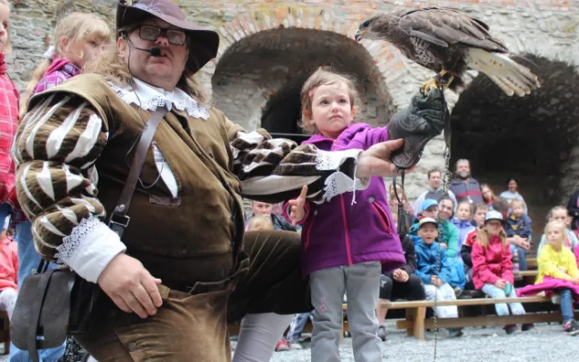 Kejklířský den dětí na zakletém hradě Sovinec