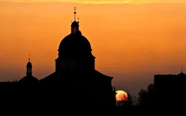 Noc kostelů