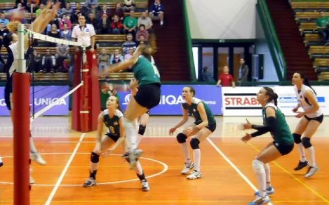 Volejbalistky bronz3