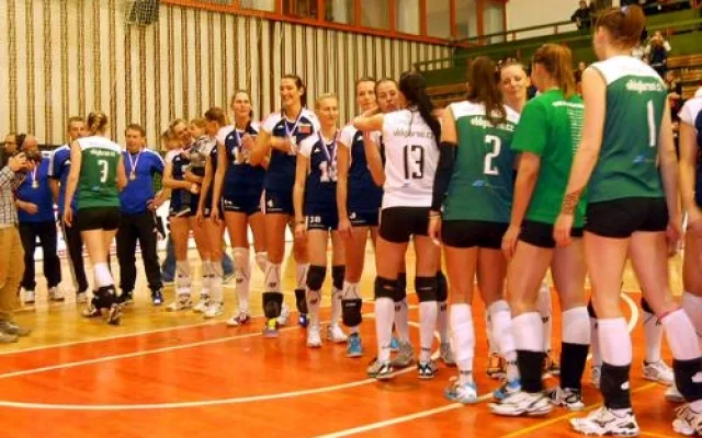 Volejbalistky bronz2