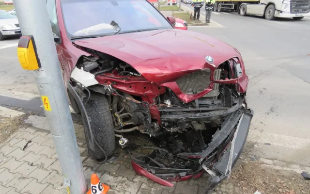 Policie prosí o pomoc, hledají se svědci nehody osobního auta