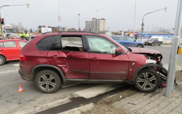 Policie prosí o pomoc, hledají se svědci nehody osobního auta