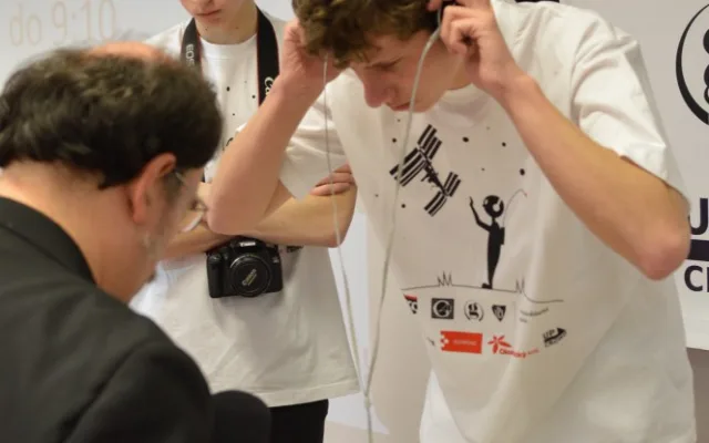 Olomoučtí studenti se živě spojili s vesmírnou stanicí ISS a vyzpovídali astronauta Tima Peaka