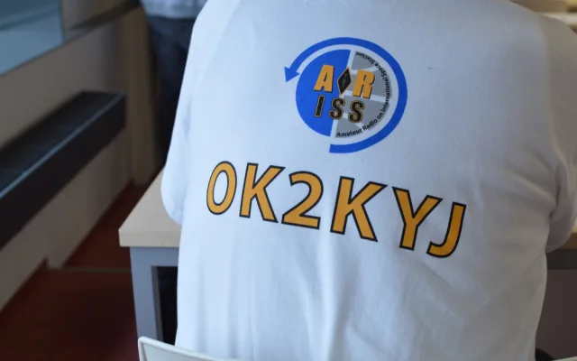 Olomoučtí studenti se živě spojili s vesmírnou stanicí ISS a vyzpovídali astronauta Tima Peaka